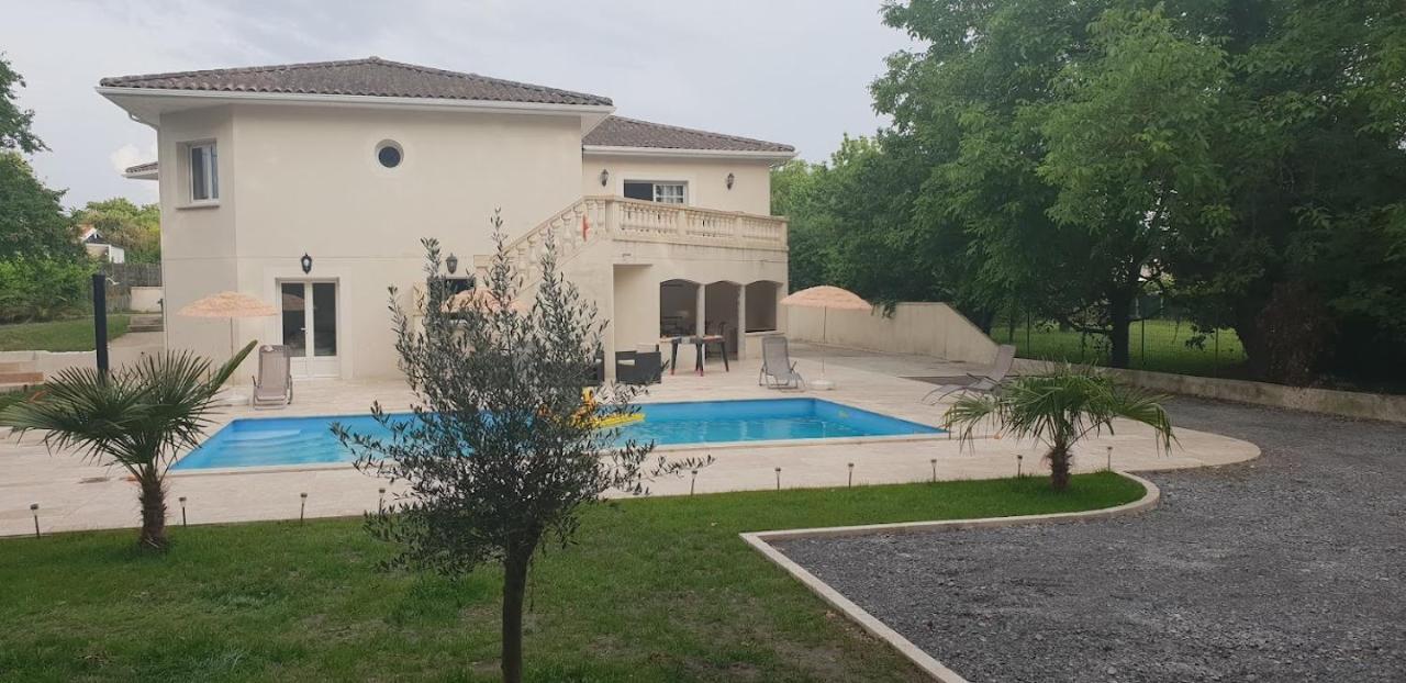 Maison Calme Et Spacieuse Bassens  Kültér fotó