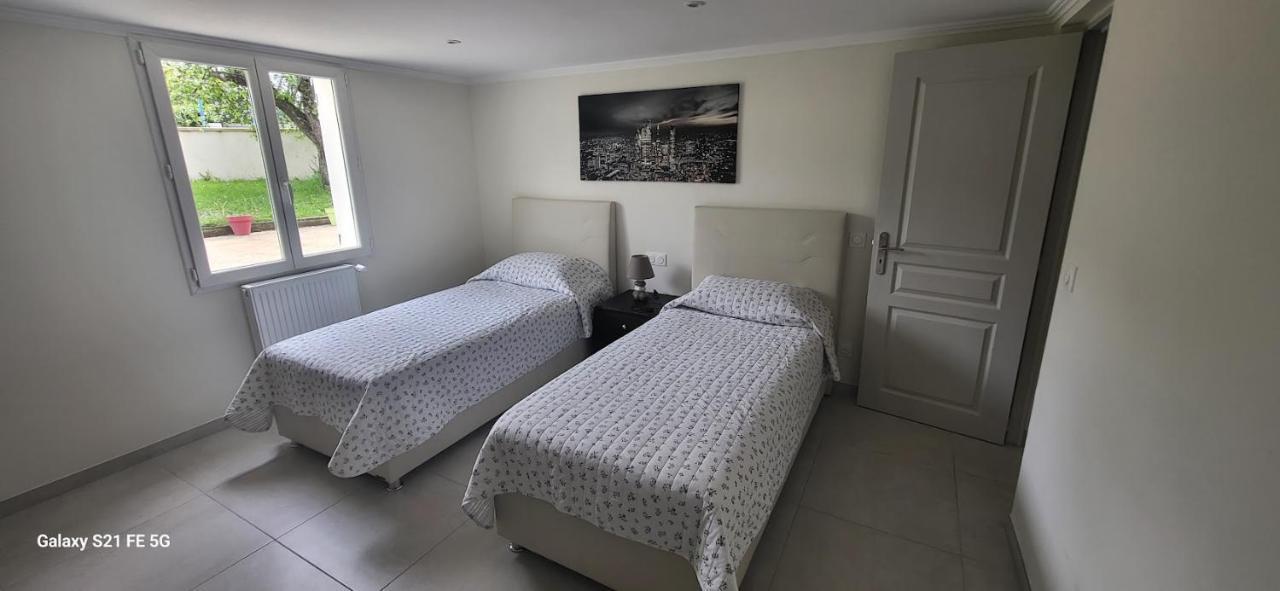 Maison Calme Et Spacieuse Bassens  Kültér fotó