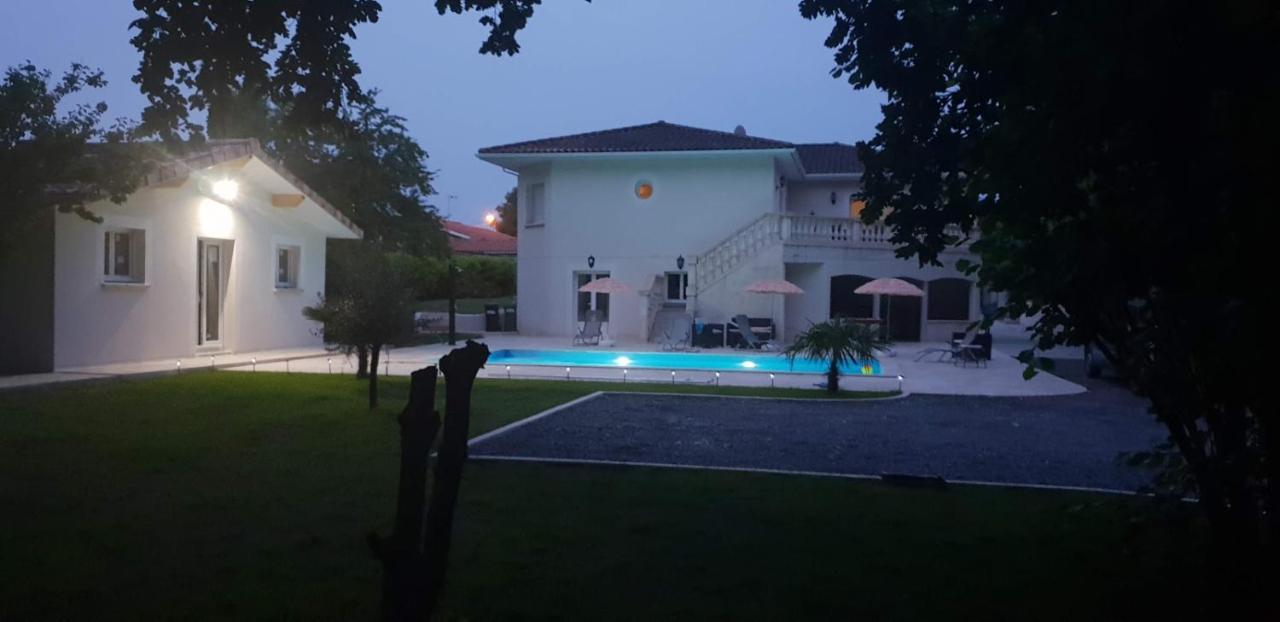 Maison Calme Et Spacieuse Bassens  Kültér fotó